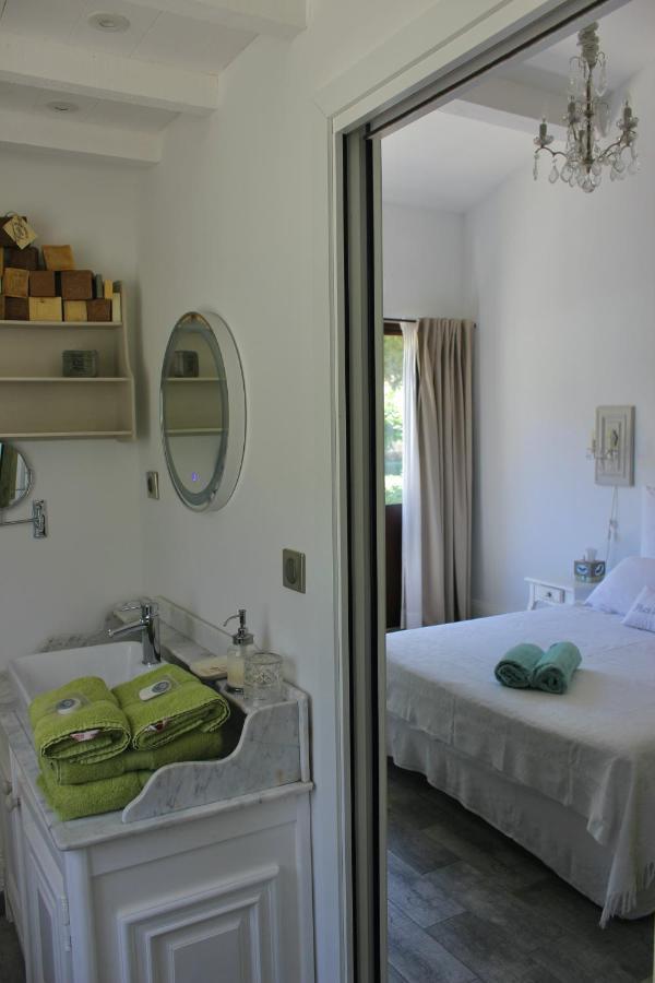Mas De Rique Hotel Saint-Etienne-du-Gres Luaran gambar
